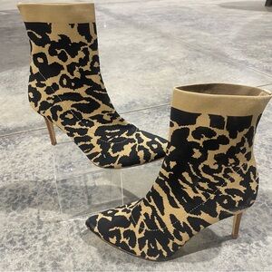 Louise Et Cie- SZ 7 Black Tan Stretch Leopard Animal Print  Boot Sock